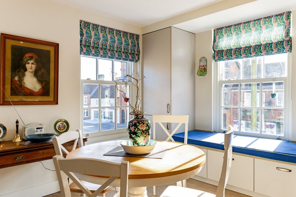 2 bed flat for saleBepton Road, Midhurst, West Sussex GU29 photo 4