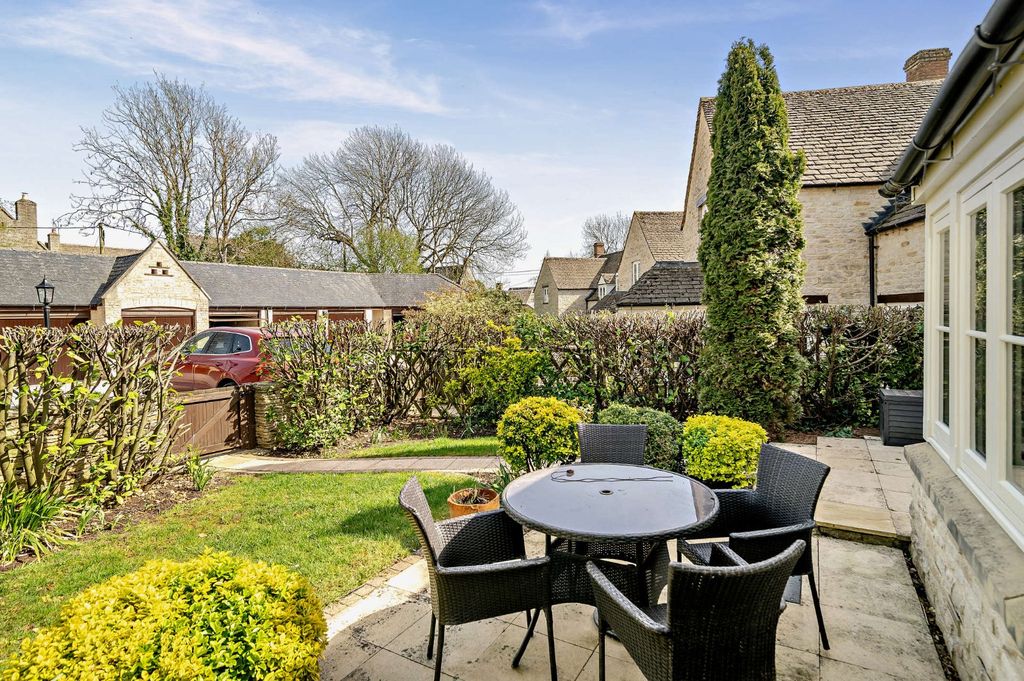 Additional image 2 of 2 bed terraced house for saleEast Allcourt, Lechlade, Gloucestershire GL7