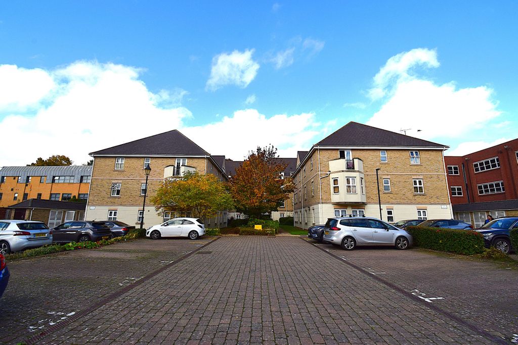 Additional image 16 of 2 bed flat for saleFlat, Victoria House, Billing Road, Northampton NN1