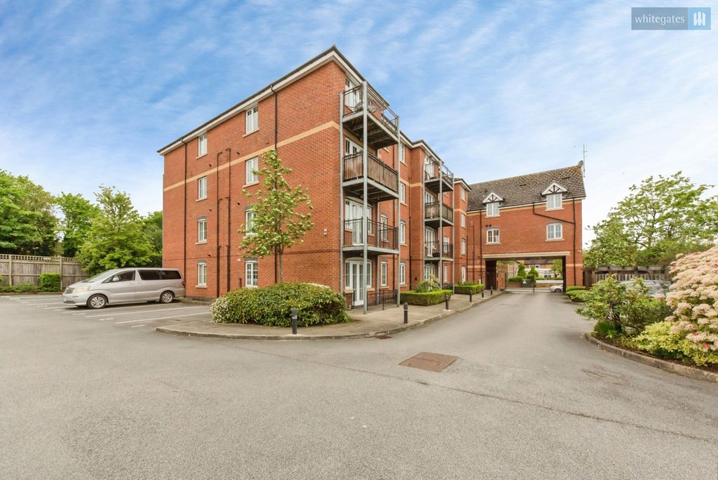 2 bed flat for salePillory Street, Nantwich, Cheshire CW5