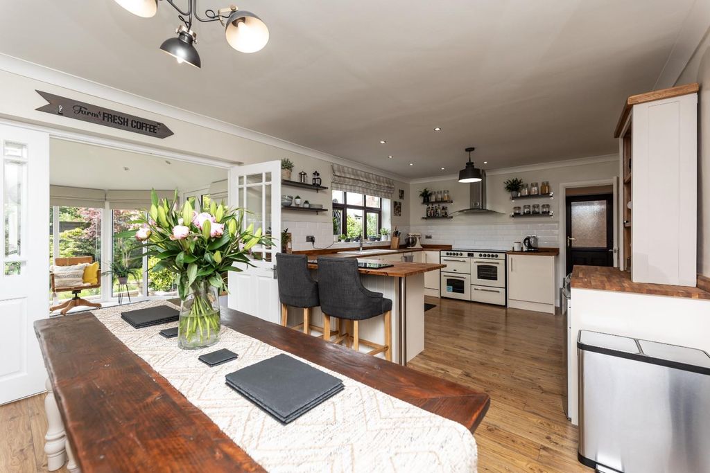 Additional image 6 of 4 bed detached house for saleHighfield Road, Pontefract WF8