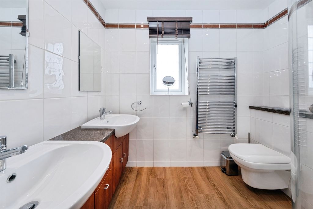 Additional image 20 of 4 bed detached house for saleTabard Gardens, Newport Pagnell MK16