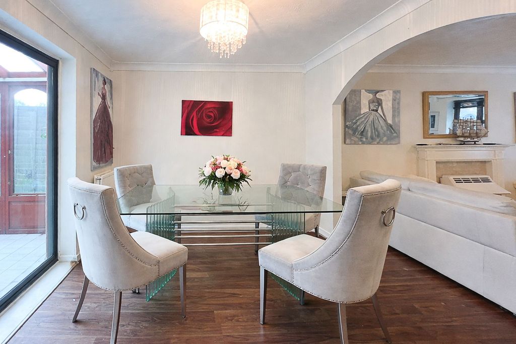 Additional image 2 of 4 bed detached house for saleWillow Way, Princes Risborough HP27