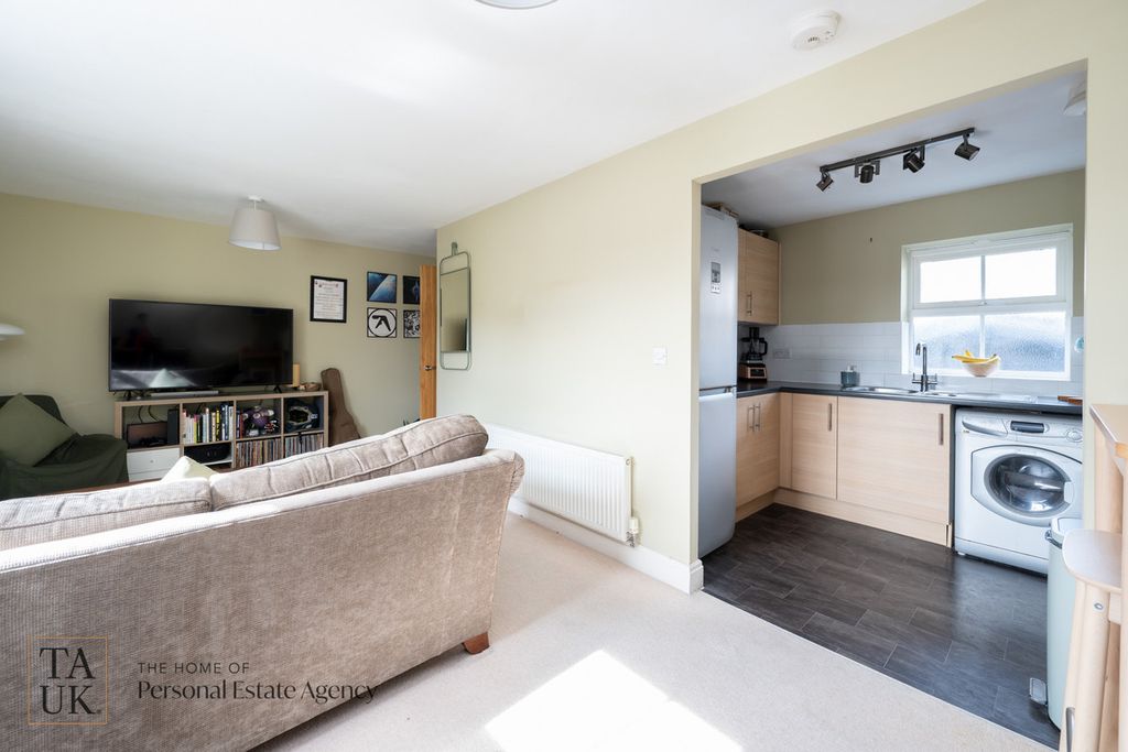 Additional image 12 of 1 bed flat for saleHarwood Close, Pulborough RH20