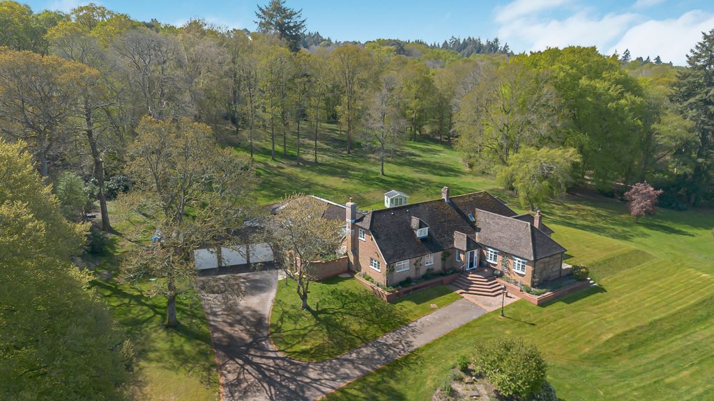 5 bed detached house for saleSt Patricks Lane, Liss, Hampshire GU33