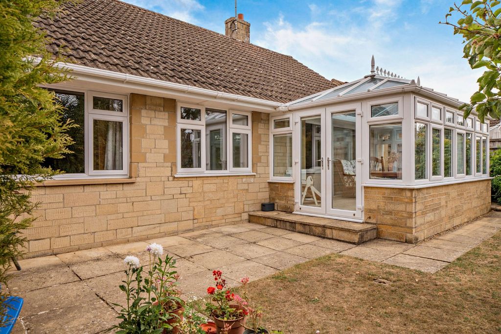 Additional image 12 of 3 bed bungalow for saleKingsmead, Lechlade, Gloucestershire GL7