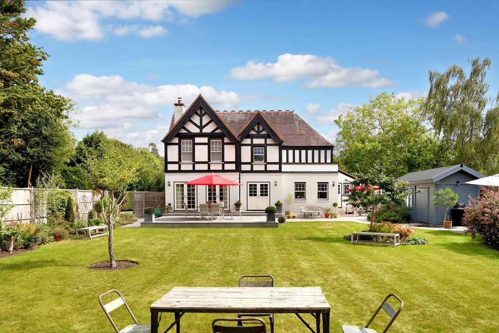 4 bed detached house for saleCourt Road, Maidenhead, Berkshire SL6
