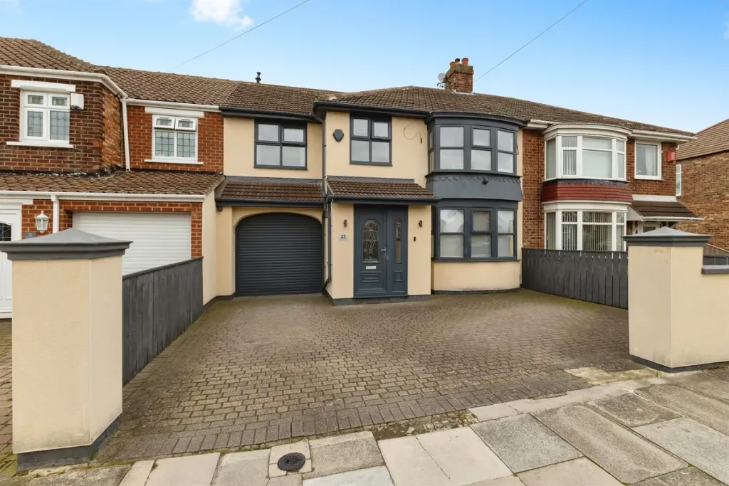 5 bed semi-detached house for saleHeythrop Drive, Middlesbrough TS5