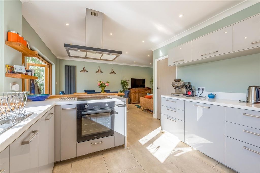 Additional image 4 of 5 bed detached house for saleGrinstead Lane, Lancing BN15