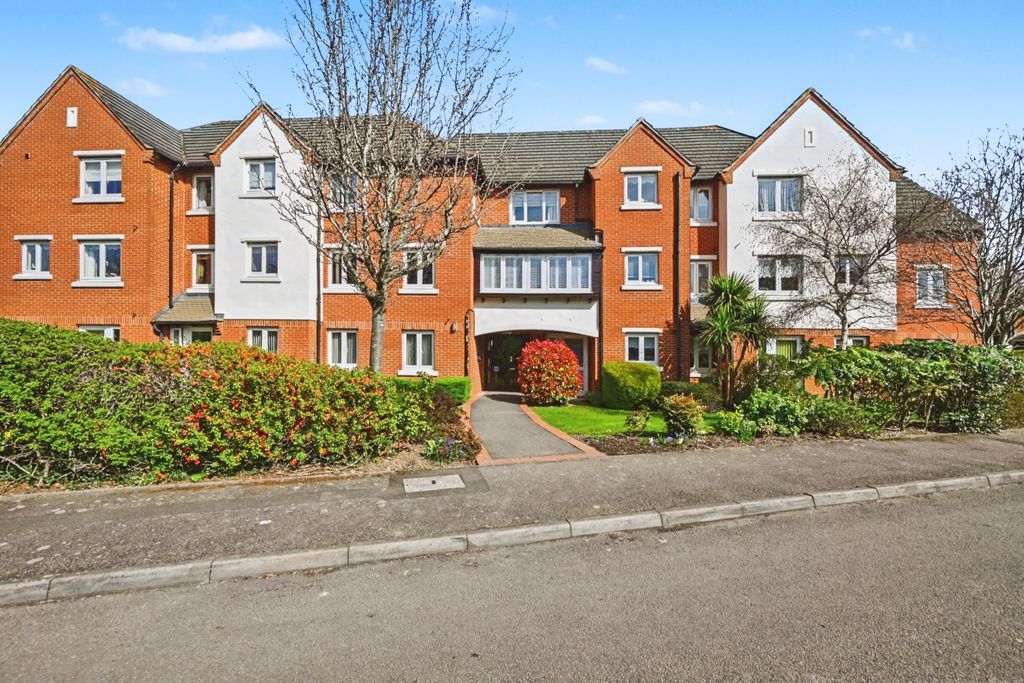 2 bed flat for saleRoss Court, Rugby CV21