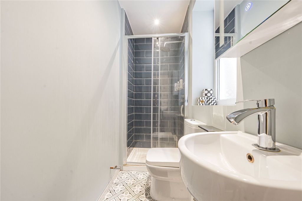 Additional image 8 of 3 bed flat for saleKingston Road, New Malden KT3