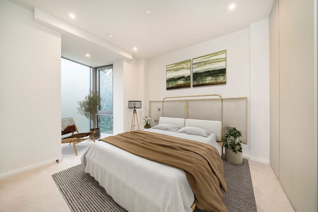 Additional image 4 of 3 bed flat for saleCoombe Road, New Malden KT3