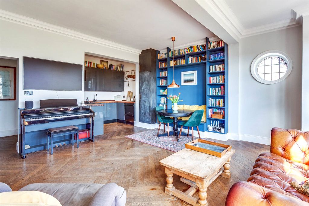 Additional image 4 of 3 bed flat for saleHighfields, Marlow, Buckinghamshire SL7