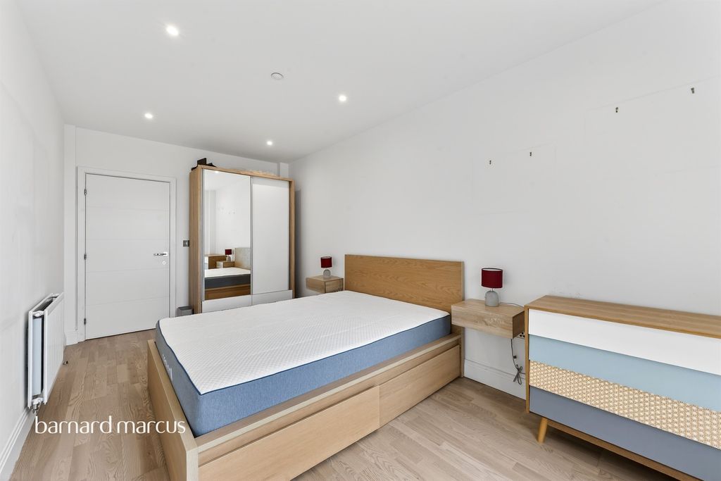 Additional image 8 of 2 bed flat for saleBlagdon Road, New Malden KT3