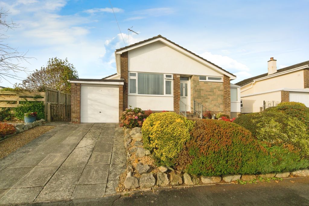 3 bed bungalow for saleMaes Yr Hafod, Menai Bridge, Isle Of Anglesey LL59