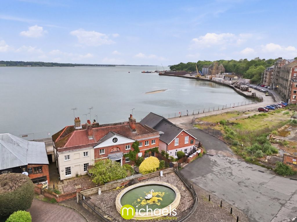 2 bed flat for saleSchool Lane, Mistley, Manningtree CO11 photo 2