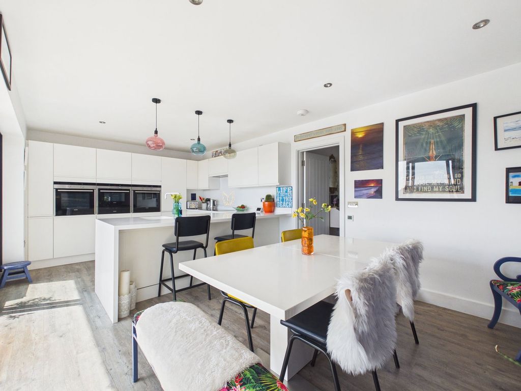 Additional image 4 of 4 bed detached house for saleBrighton Road, Lancing BN15