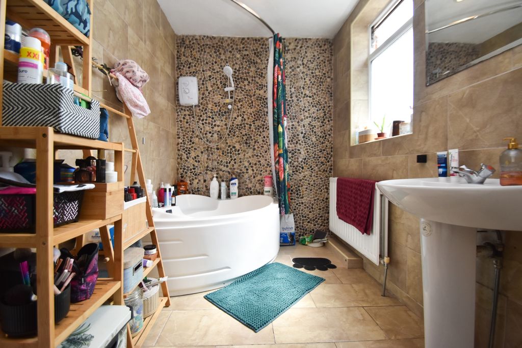 Additional image 10 of 2 bed flat for saleDorothy Avenue, Skegness PE25