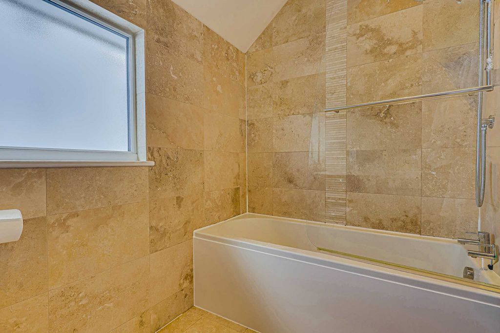 Additional image 22 of 3 bed detached house for saleFernleigh Drive, Leigh-On-Sea SS9