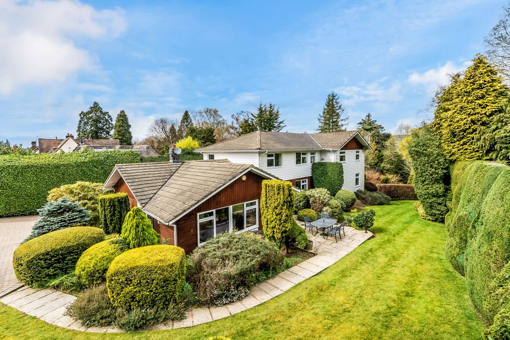 5 bed detached house for saleQuarry Road, Oxted, Surrey RH8