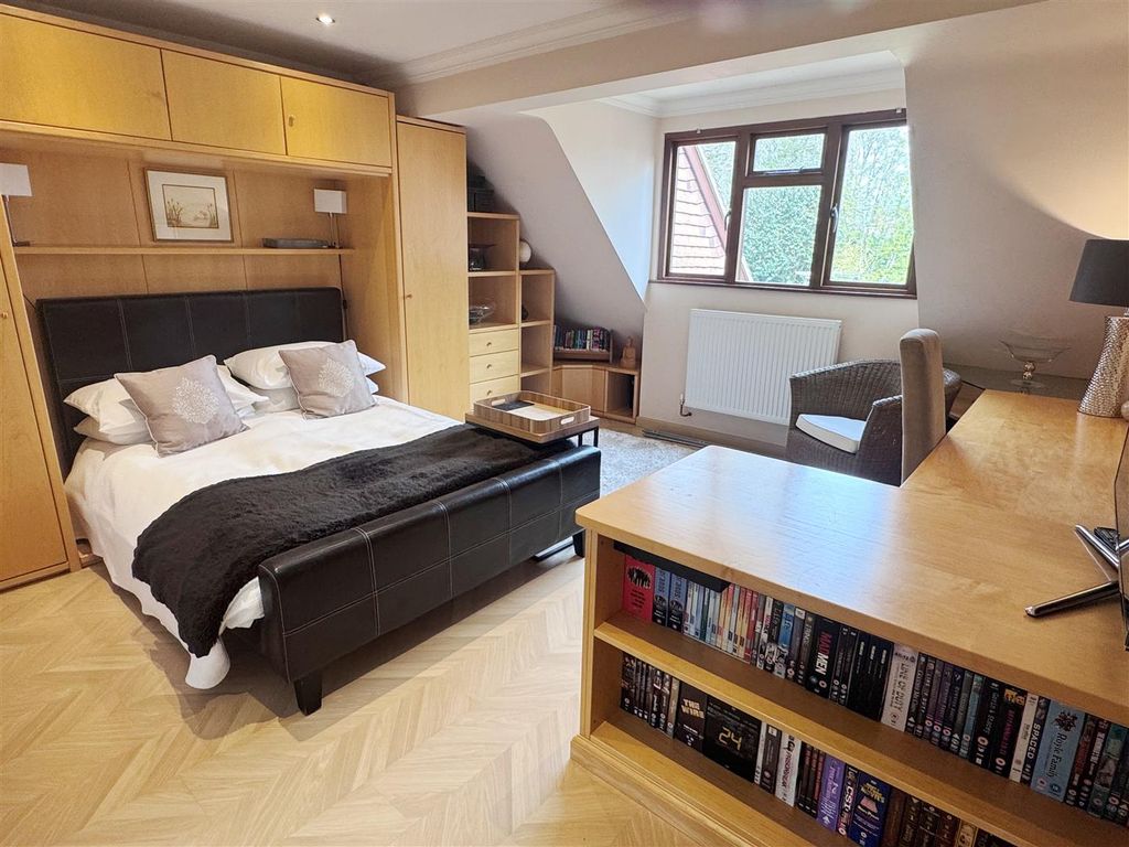 Additional image 8 of 6 bed detached house for saleBickleigh Ridge, Yew Gate, Newbury RG14