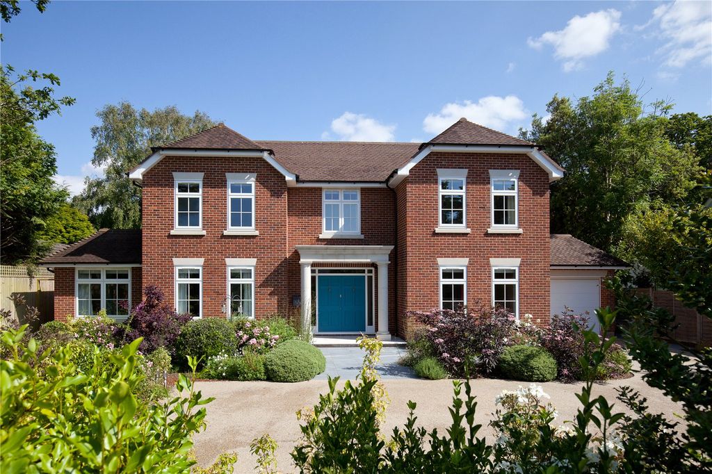 4 bed detached house for saleBarrs Avenue, New Milton, Hampshire BH25