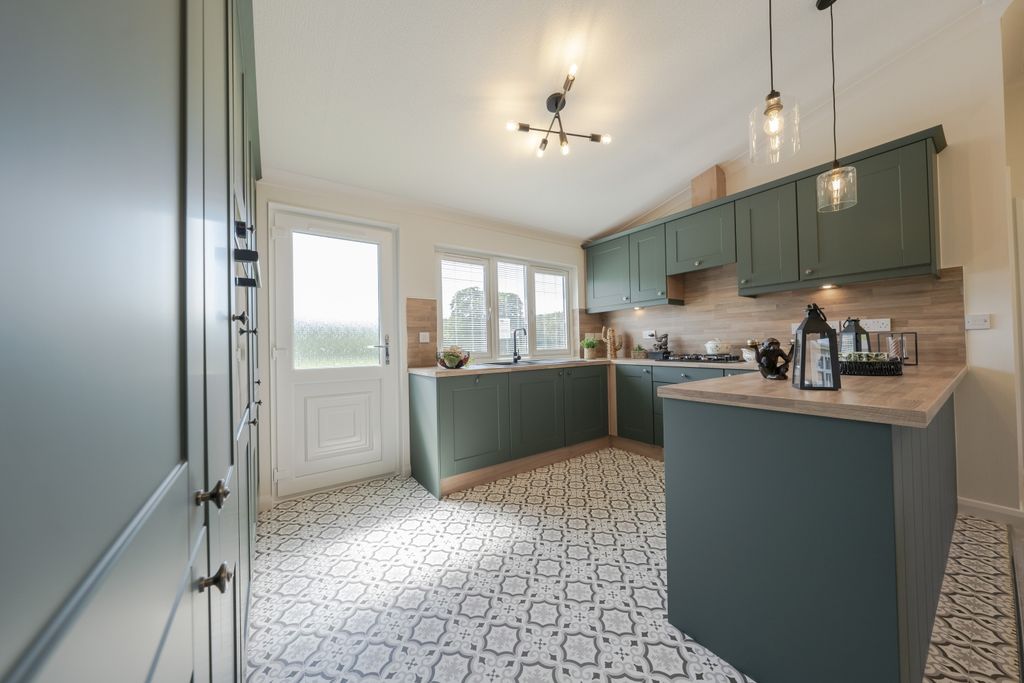 Additional image 8 of 2 bed mobile/park home for sale41 The Grange Moorbarns Lane, Lutterworth LE17