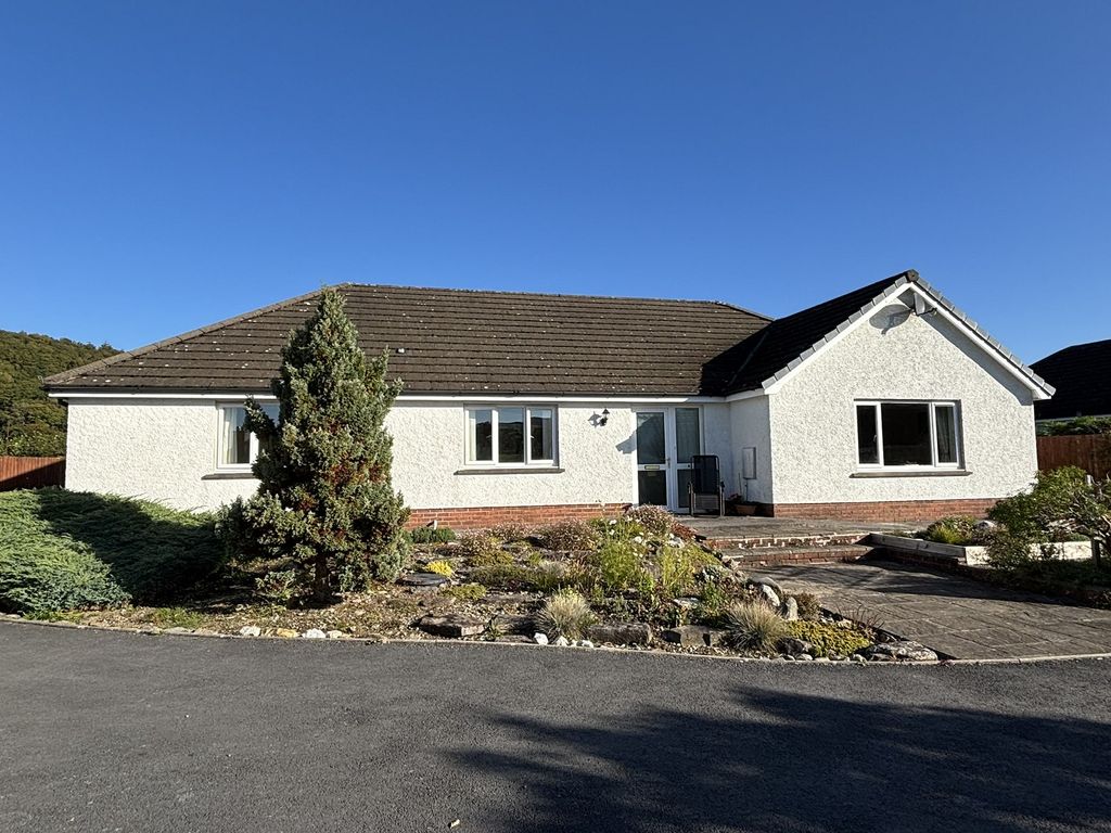 4 bed detached bungalow for saleParc Annell, Crugybar, Llanwrda, Carmarthenshire. SA19