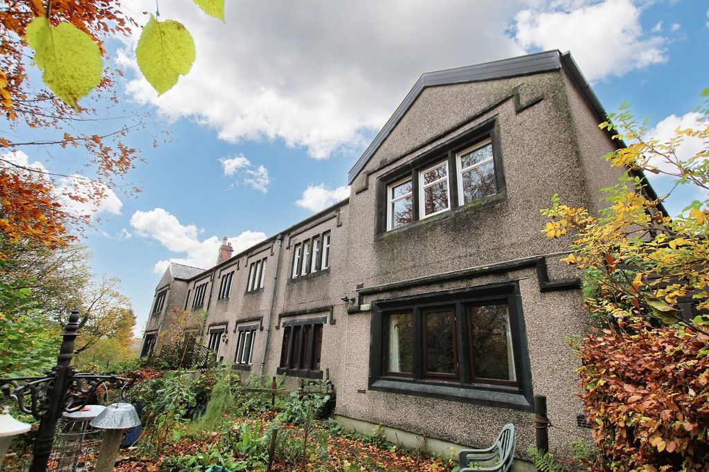 3 bed flat for saleTimbercliffe, Littleborough OL15