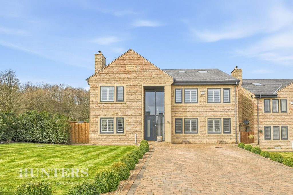 5 bed detached house for saleThe Villas, Starring Road, Littleborough OL15