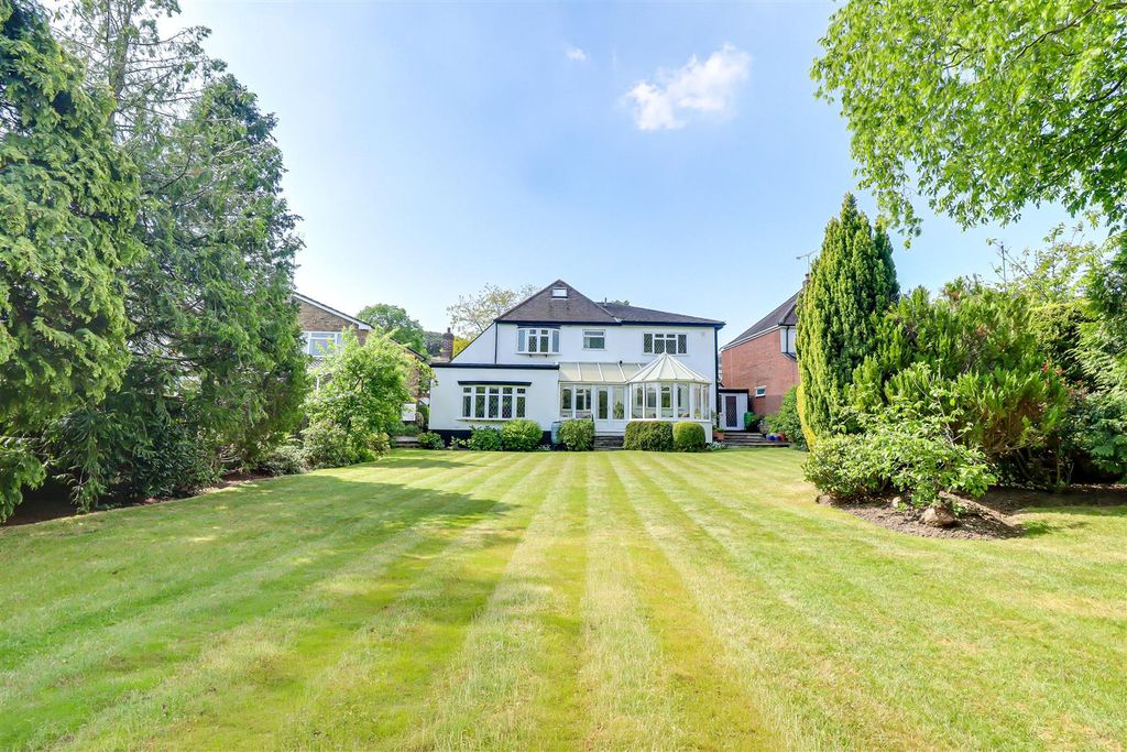 Additional image 2 of 5 bed detached house for saleWoodside, Leigh-On-Sea SS9
