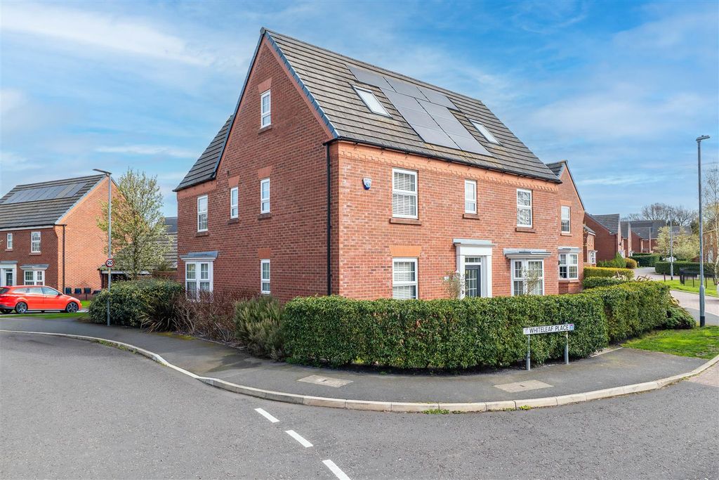6 bed detached house for saleWhiteleaf Place, Leyland PR25