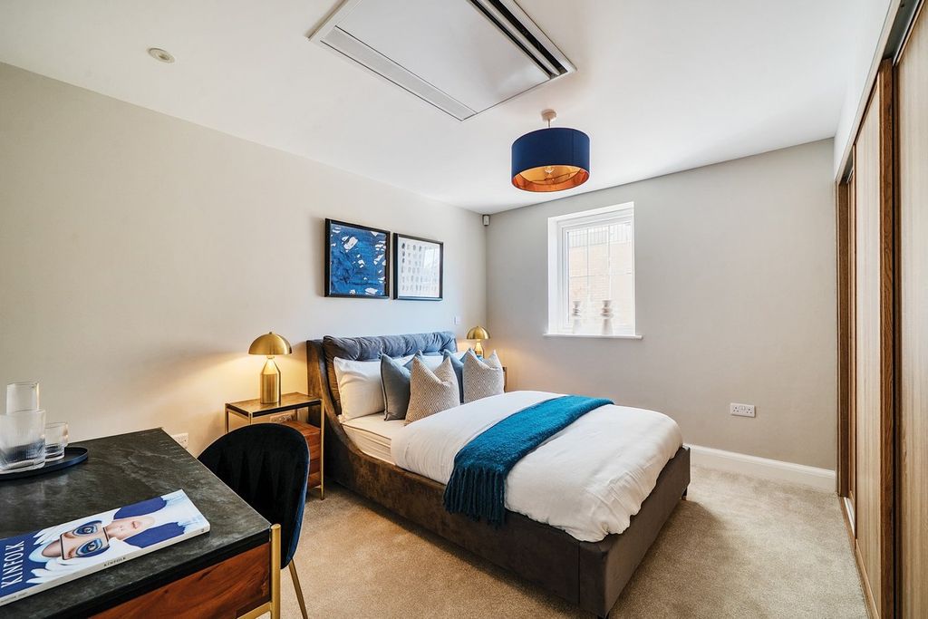 Additional image 4 of 1 bed flat for saleLymington Gate, Stanford Hill, Lymington SO41