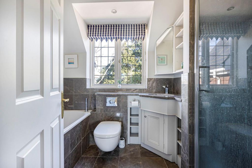 Additional image 10 of 6 bed detached house for saleHighfield Park, Marlow SL7