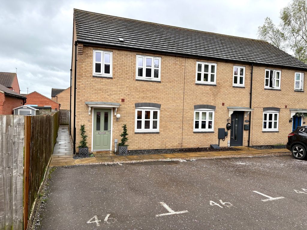 3 bed terraced house for saleLeaders Way, Lutterworth LE17