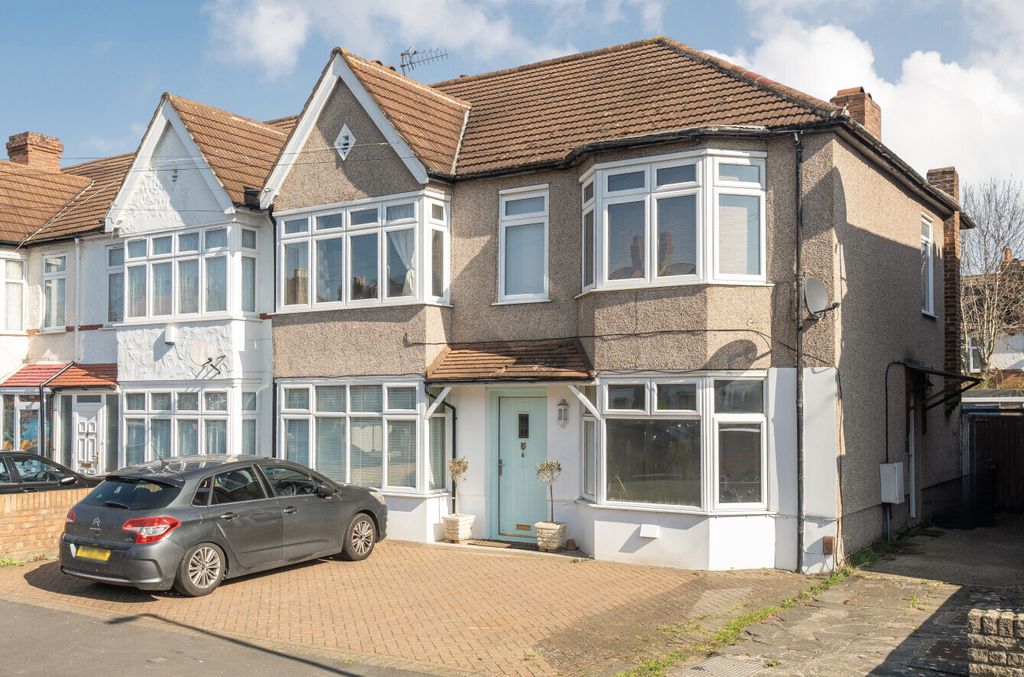 4 bed maisonette for saleGraham Road, Tooting Borders CR4