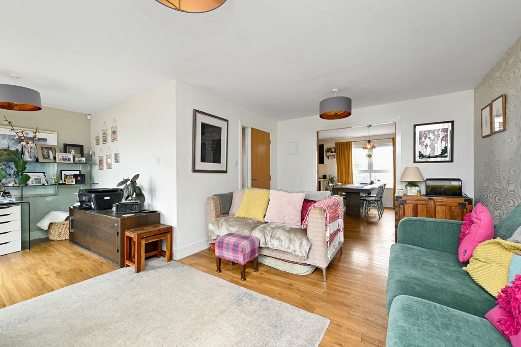 Additional image 7 of 4 bed town house for sale70 Burnbrae Road, Bonnyrigg EH19