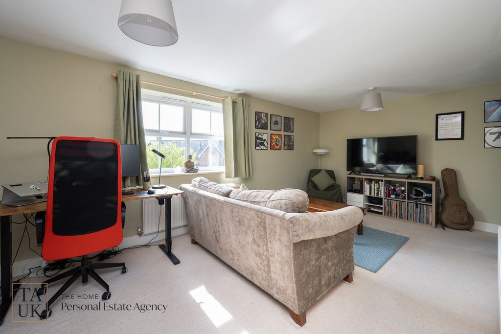 Additional image 14 of 1 bed flat for saleHarwood Close, Pulborough RH20