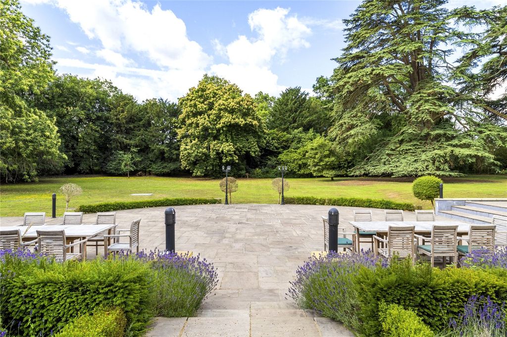 Additional image 4 of 3 bed flat for saleWesthorpe House, Marlow, Buckinghamshire SL7