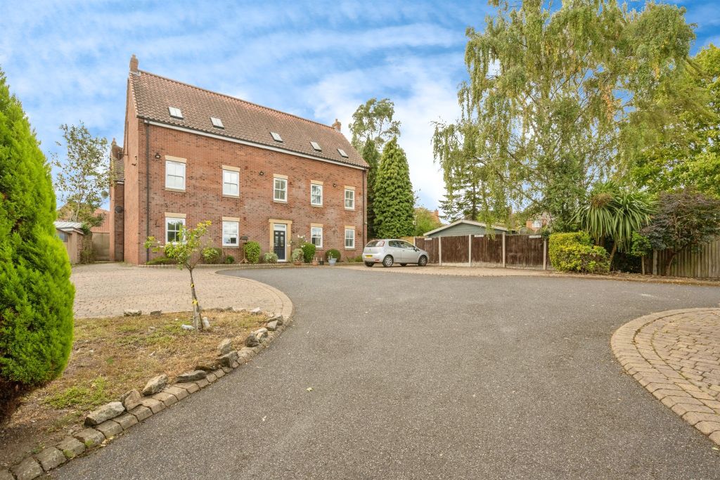 2 bed flat for saleChurch Street, Conisbrough, Doncaster DN12