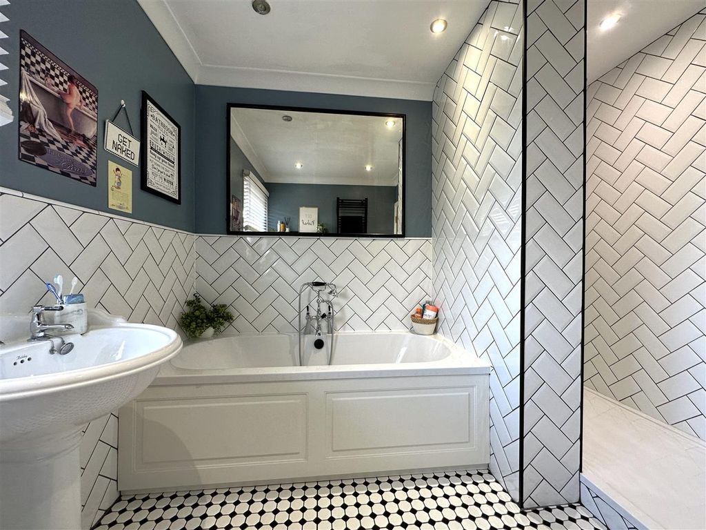 Additional image 26 of 5 bed detached house for saleLondon Road, Balderton, Newark NG24