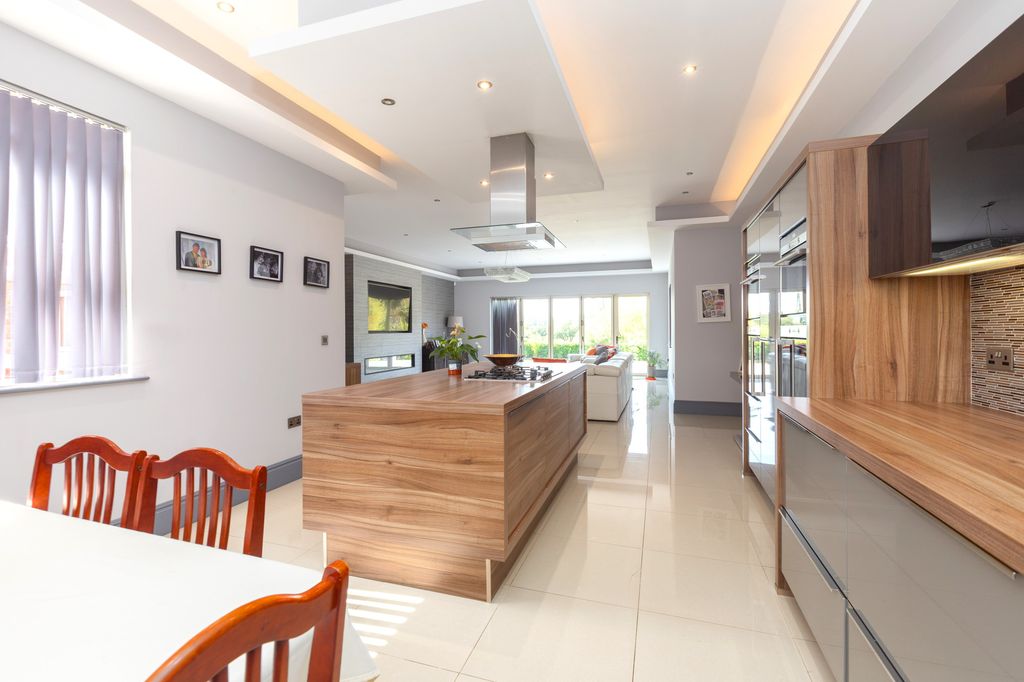 Additional image 8 of 5 bed detached house for saleTudor Avenue, Lea PR4