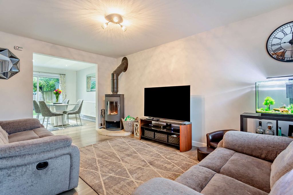 Additional image 4 of 4 bed link detached house for salePerrinsfield, Lechlade, Gloucestershire GL7