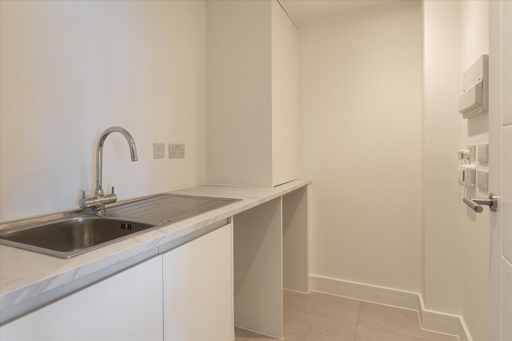 Additional image 18 of 2 bed flat for saleTrebarwith Crescent, Newquay, Cornwall TR7