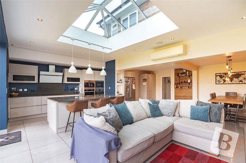 Additional image 5 of 5 bed semi-detached house for saleBrentwood Road, Ongar, Essex CM5