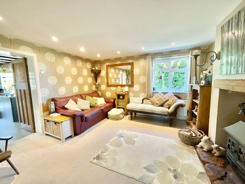 4 bed detached house for saleYew Tree Lane, Wistanswick TF9 photo 3
