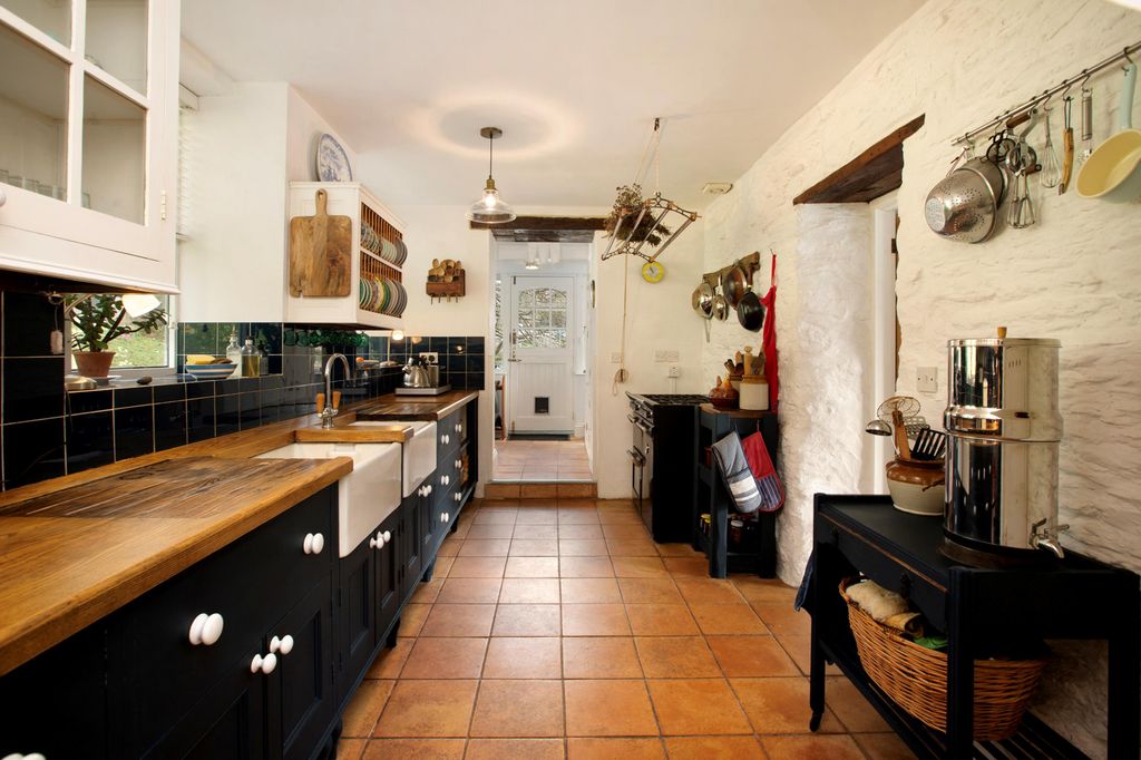 4 bed detached house for saleTrenant Point, Looe, Cornwall PL13 photo 3