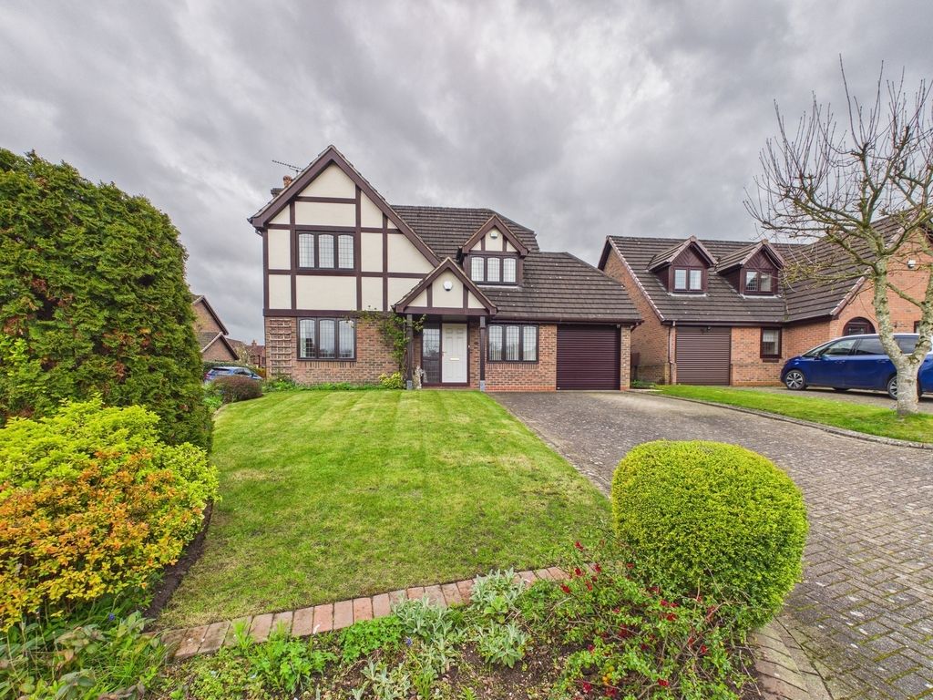 4 bed detached house for saleSambrook Crescent, Market Drayton, Shropshire TF9