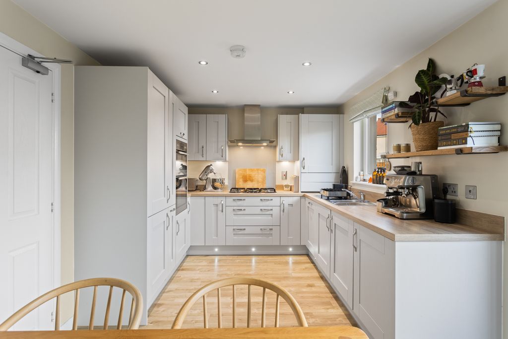 Additional image 7 of 4 bed town house for sale15 Bonaille Drive, Bilston EH25