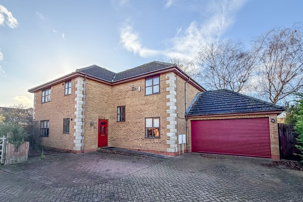 5 bed detached house for saleSt. Marys Road, Bozeat NN29